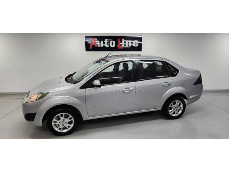 FORD - FIESTA - 2014/2014 - Prata - R$ 39.900,00