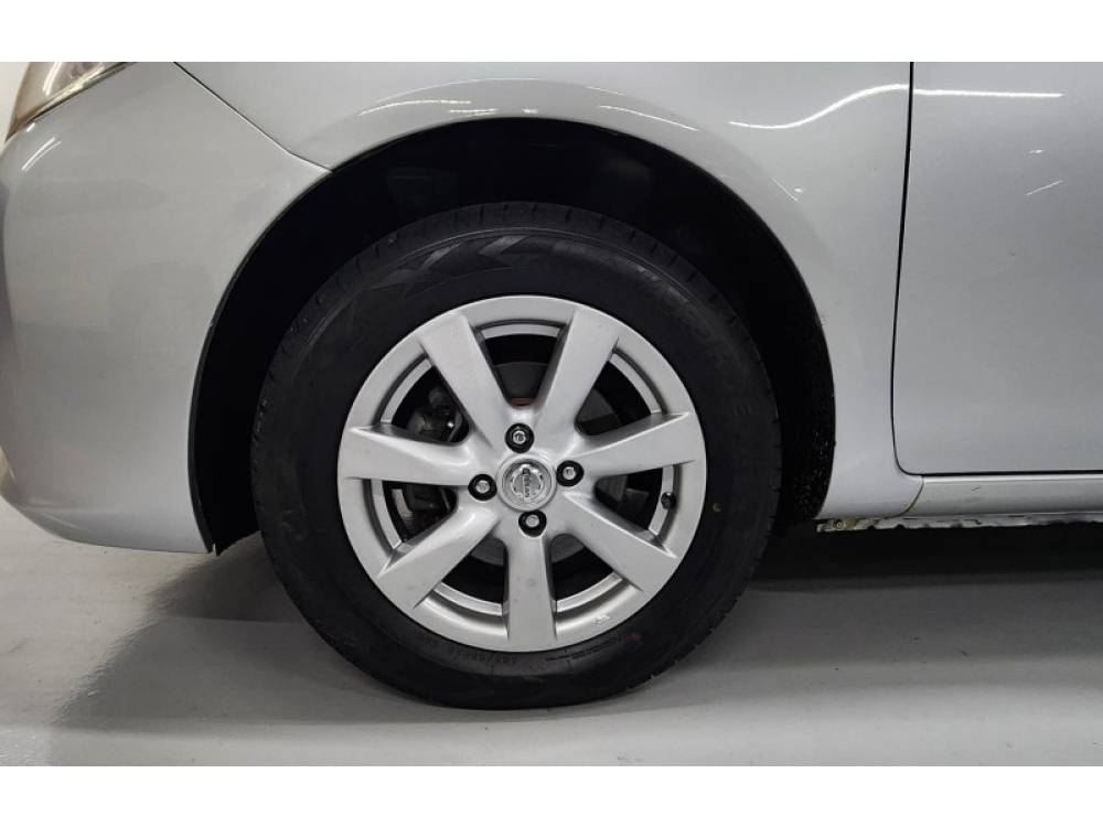 NISSAN - VERSA - 2013/2013 - Prata - R$ 44.900,00