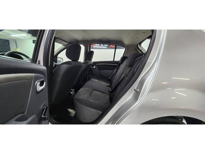 RENAULT - SANDERO - 2011/2011 - Prata - R$ 32.900,00