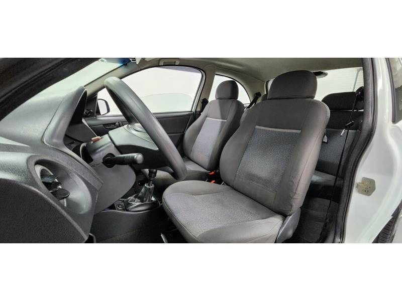 CHEVROLET - CELTA - 2012/2012 - Branca - R$ 27.900,00