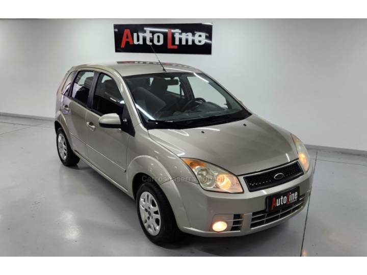 FORD - FIESTA - 2010/2010 - Prata - R$ 31.900,00