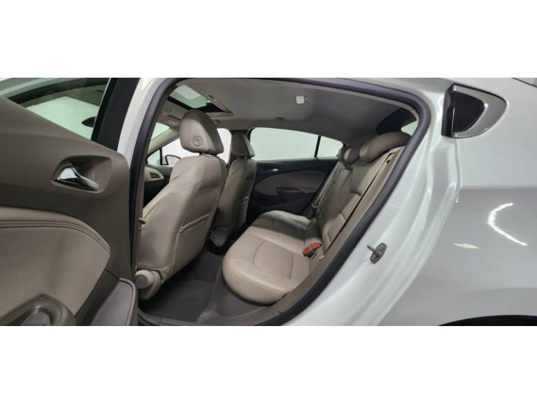 CHEVROLET - CRUZE - 2017/2017 - Branca - R$ 96.990,00