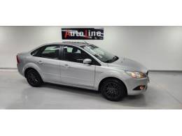 FORD - FOCUS - 2013/2013 - Prata - R$ 45.900,00