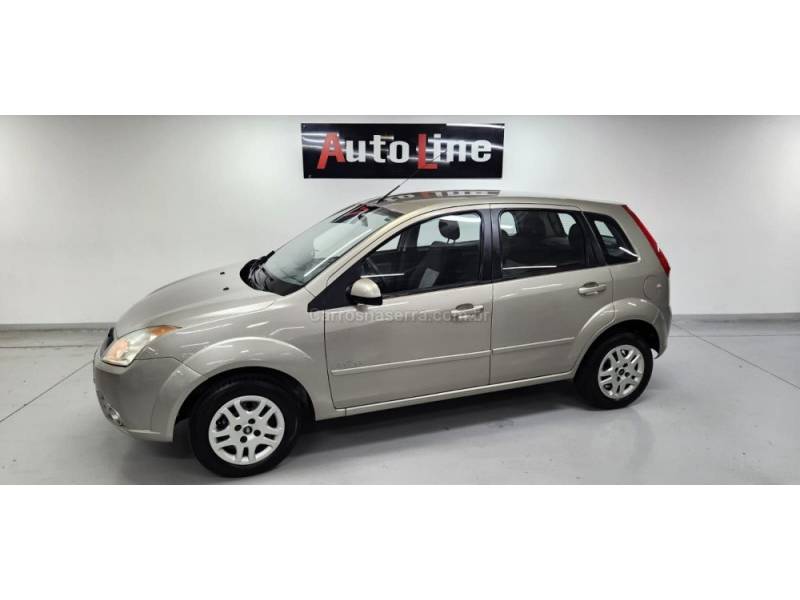FORD - FIESTA - 2010/2010 - Prata - R$ 31.900,00