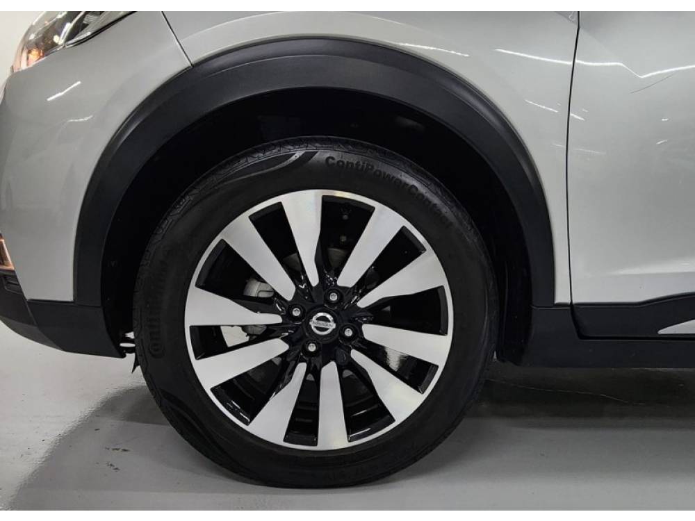 NISSAN - KICKS - 2018/2018 - Prata - R$ 87.900,00