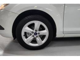 FORD - FOCUS - 2012/2013 - Branca - R$ 49.900,00