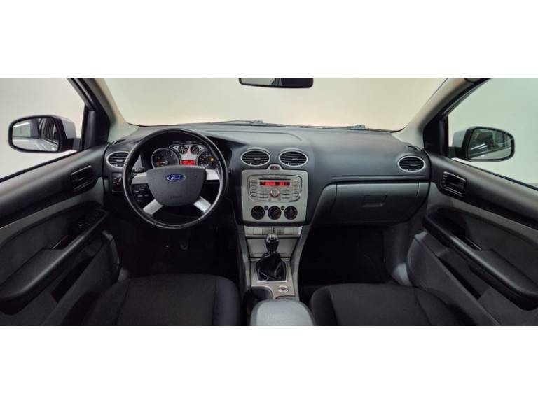 FORD - FOCUS - 2013/2013 - Prata - R$ 45.900,00