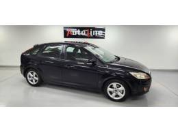 FORD - FOCUS - 2011/2011 - Preta - R$ 40.900,00