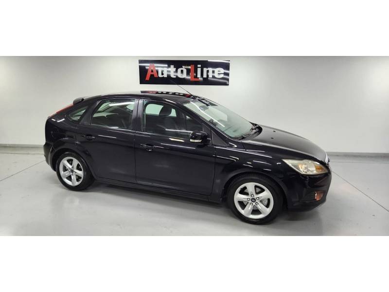 FORD - FOCUS - 2011/2011 - Preta - R$ 40.900,00