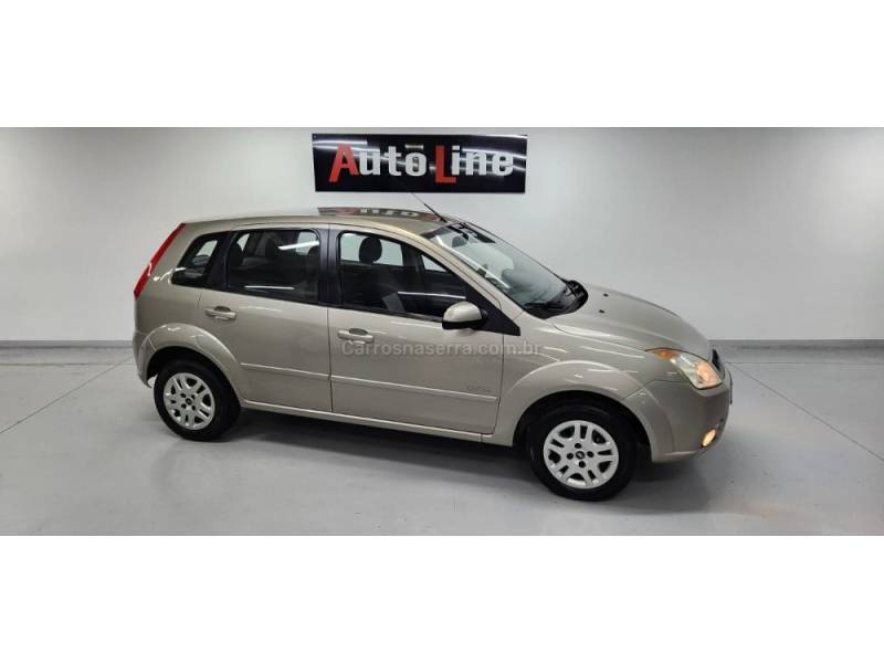 FORD - FIESTA - 2010/2010 - Prata - R$ 31.900,00