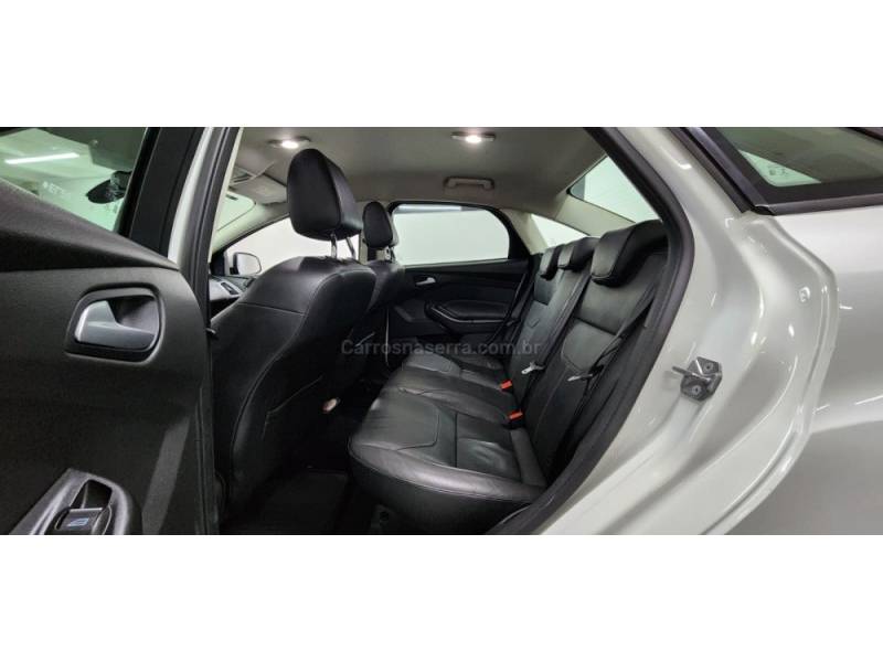 FORD - FOCUS - 2019/2019 - Branca - R$ 64.900,00