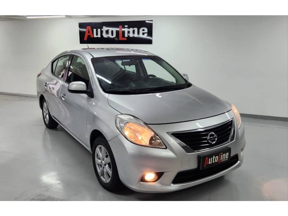 NISSAN - VERSA - 2013/2013 - Prata - R$ 44.900,00