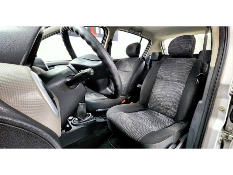 RENAULT - SANDERO - 2011/2011 - Prata - R$ 32.999,00