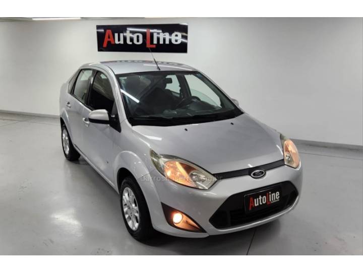 FORD - FIESTA - 2014/2014 - Prata - R$ 39.900,00