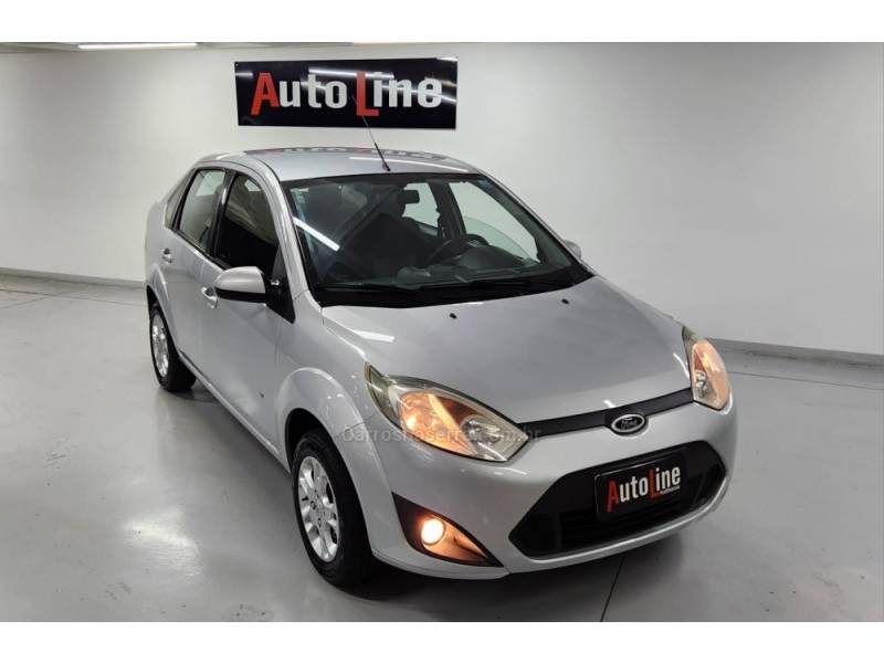 FORD - FIESTA - 2014/2014 - Prata - R$ 39.900,00