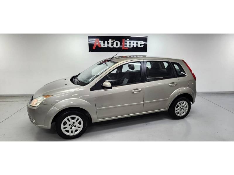 FORD - FIESTA - 2010/2010 - Prata - R$ 31.900,00