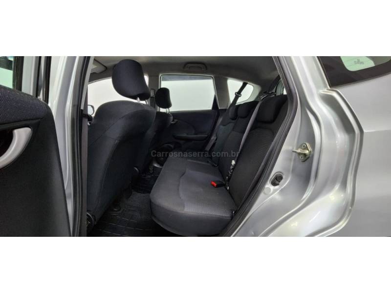 HONDA - FIT - 2011/2011 - Prata - R$ 45.900,00