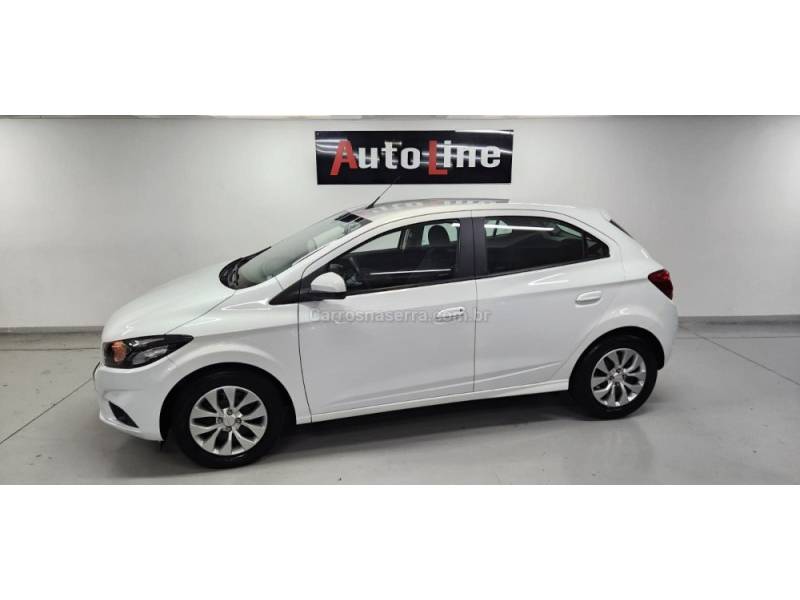 CHEVROLET - ONIX - 2017/2017 - Branca - R$ 59.900,00