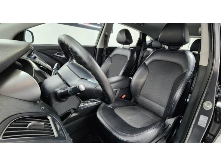 HYUNDAI - IX35 - 2015/2015 - Cinza - R$ 75.999,00