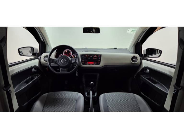 VOLKSWAGEN - UP - 2016/2016 - Branca - R$ 45.900,00