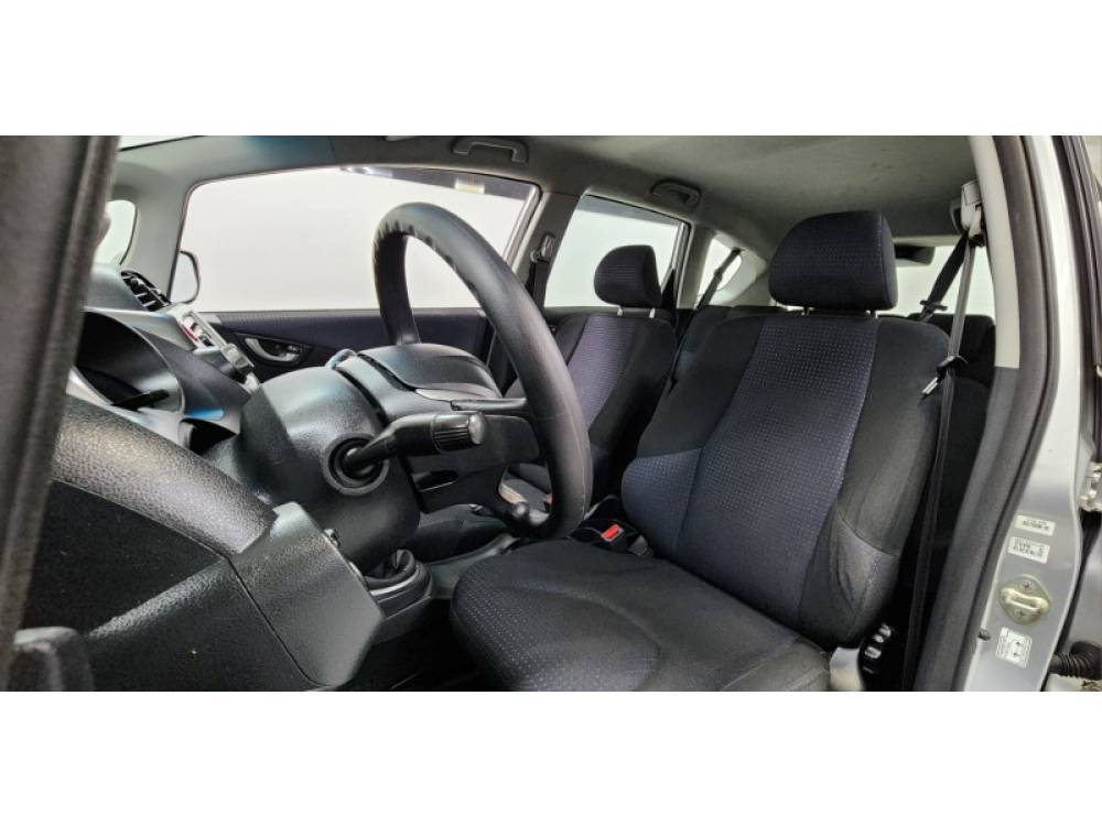 HONDA - FIT - 2011/2011 - Prata - R$ 45.990,00