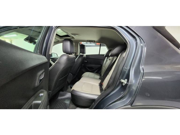 CHEVROLET - TRACKER - 2015/2015 - Cinza - R$ 69.900,00