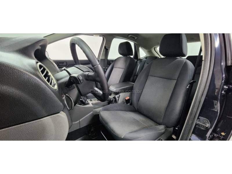 FORD - FOCUS - 2011/2011 - Prata - R$ 40.900,00