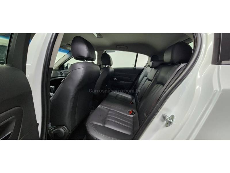 CHEVROLET - CRUZE - 2016/2016 - Branca - R$ 75.900,00
