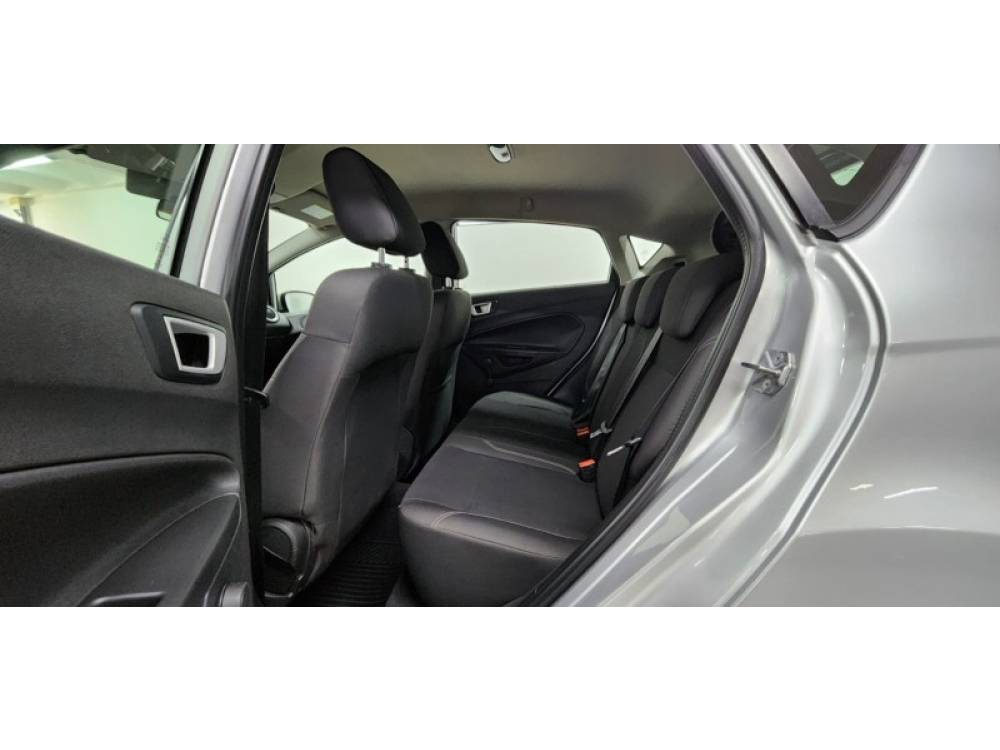 FORD - FIESTA - 2017/2017 - Prata - R$ 54.900,00