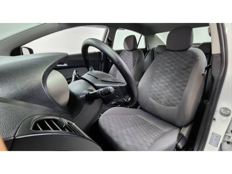 HYUNDAI - HB20 - 2017/2017 - Branca - R$ 65.999,00