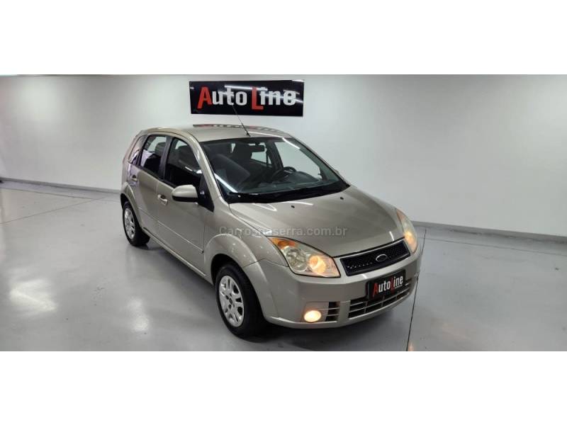 FORD - FIESTA - 2010/2010 - Prata - R$ 31.900,00