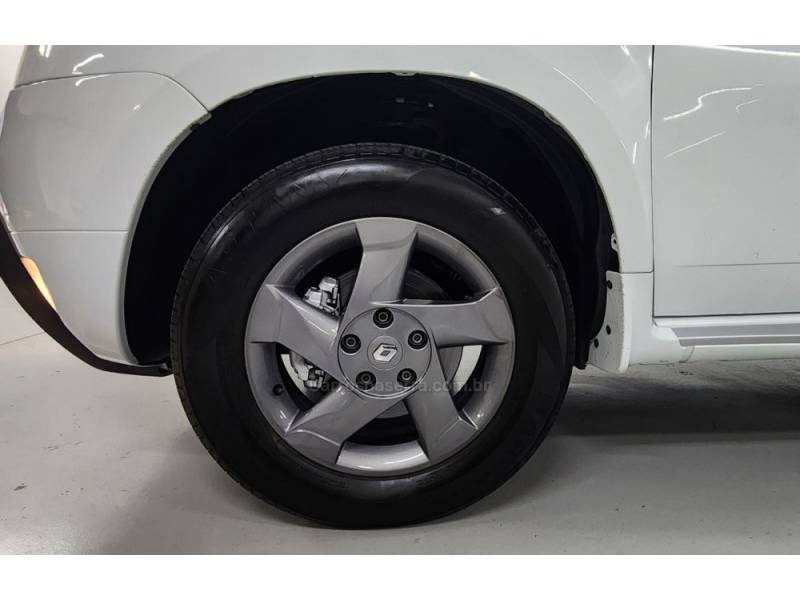 RENAULT - DUSTER - 2015/2015 - Branca - R$ 59.900,00