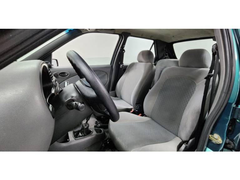 FORD - FIESTA - 2000/2009 - Verde - R$ 18.990,00