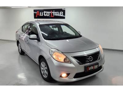 NISSAN - VERSA - 2013/2013 - Prata - R$ 44.900,00