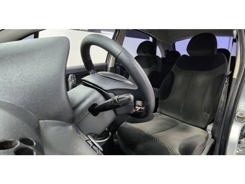 CITROËN - C3 - 2011/2011 - Cinza - R$ 28.900,00