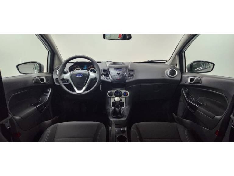 FORD - FIESTA - 2017/2017 - Prata - R$ 55.500,00
