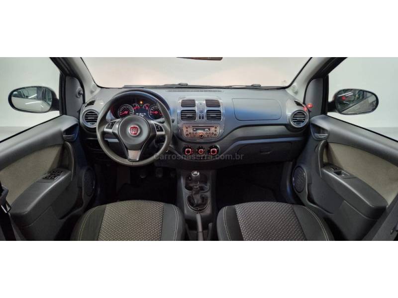FIAT - GRAND SIENA - 2015/2015 - Prata - R$ 47.900,00