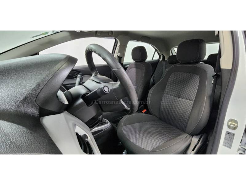 CHEVROLET - ONIX - 2017/2017 - Branca - R$ 59.900,00