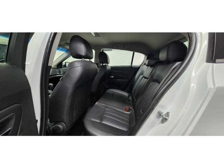 CHEVROLET - CRUZE - 2016/2016 - Branca - R$ 73.999,00