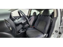 NISSAN - VERSA - 2013/2013 - Prata - R$ 44.900,00