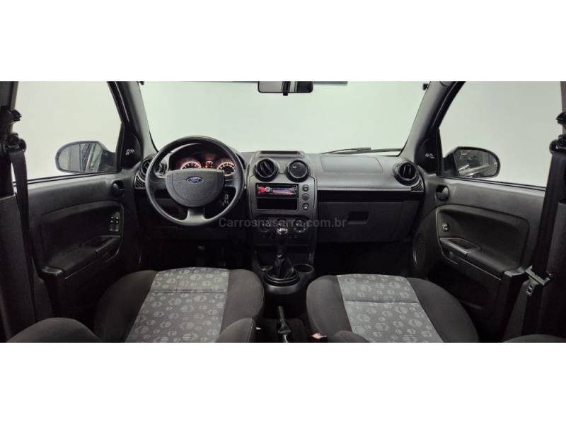 FORD - FIESTA - 2014/2014 - Preta - R$ 35.900,00