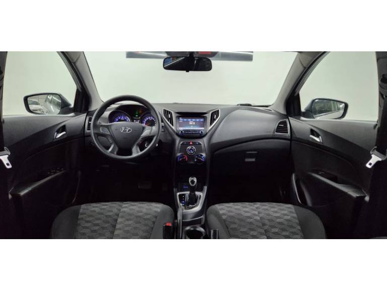 HYUNDAI - HB20 - 2018/2018 - Prata - R$ 67.999,00