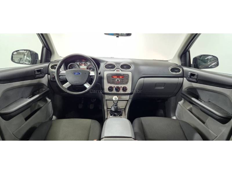 FORD - FOCUS - 2011/2011 - Prata - R$ 40.900,00