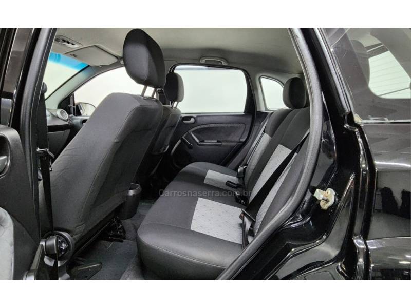 FORD - FIESTA - 2014/2014 - Preta - R$ 35.900,00