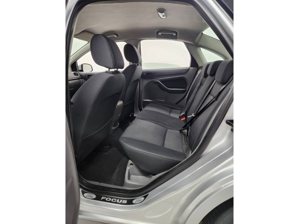 FORD - FOCUS - 2013/2013 - Prata - R$ 46.900,00