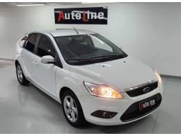 FORD - FOCUS - 2012/2013 - Branca - R$ 49.900,00