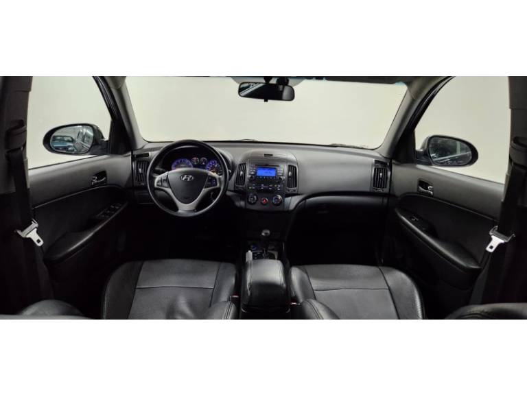 HYUNDAI - I30 - 2012/2012 - Preta - R$ 47.900,00