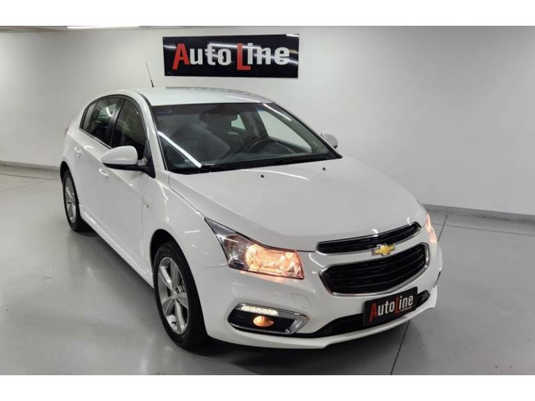 CHEVROLET - CRUZE - 2016/2016 - Branca - R$ 73.990,00