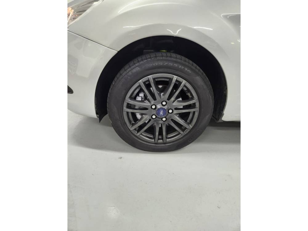 FORD - FOCUS - 2013/2013 - Prata - R$ 46.900,00