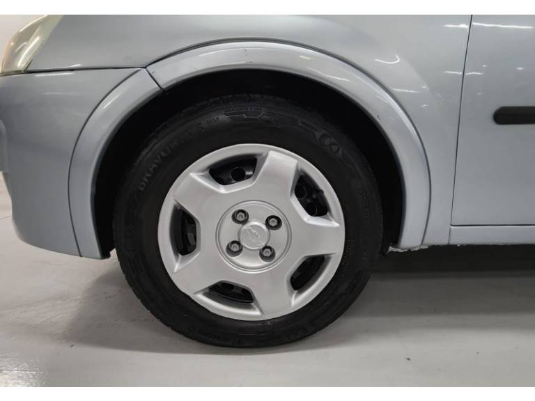 CHEVROLET - CORSA - 2009/2009 - Prata - R$ 28.900,00